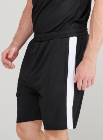 Knitted shorts with zip pockets Knitted shorts with zip pockets