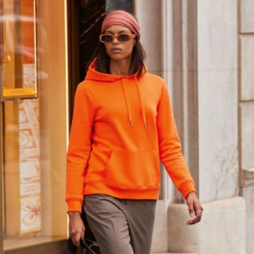 ww02q bc queenhooded 02